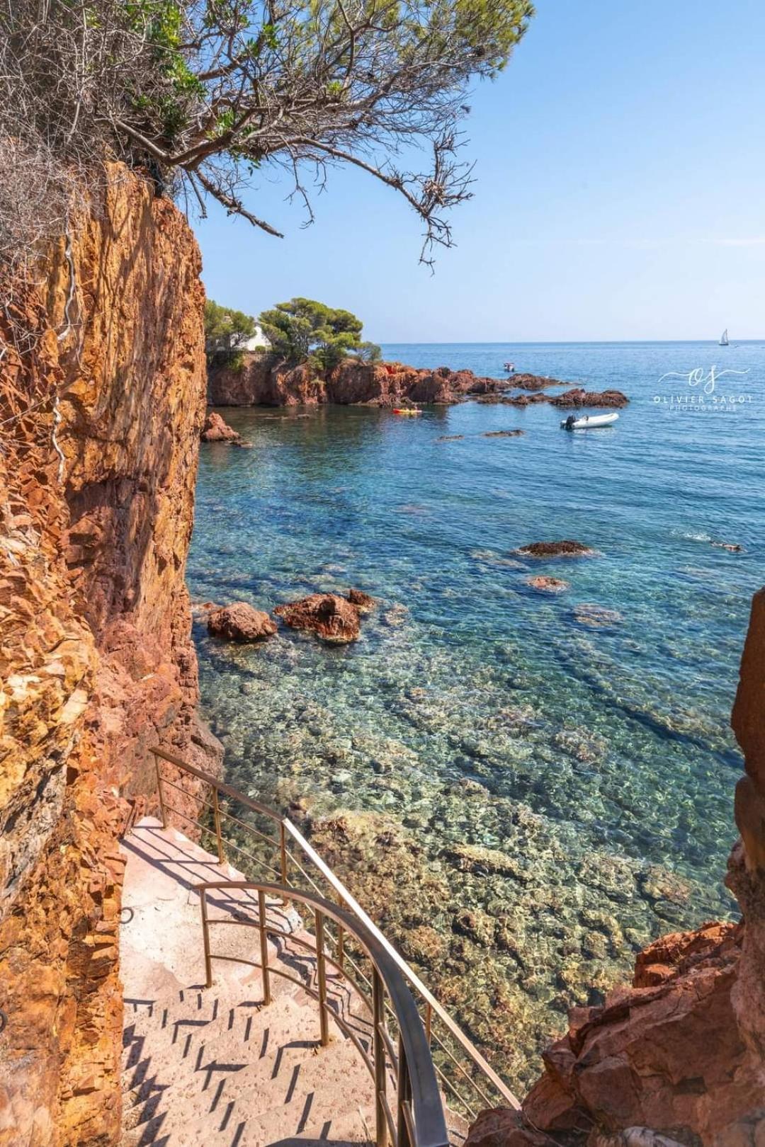 Petit Paradis Vue Mer- Plage Et Calanques A 3 Mn Saint-Raphaël Extérieur photo